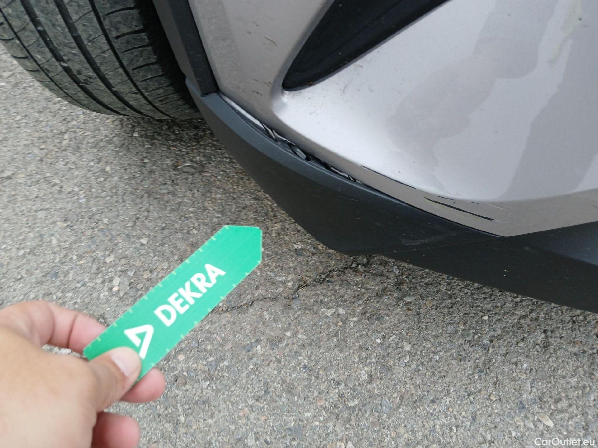  Toyota  C-HR TOYOTA  / 2016 / 5P / todoterreno 1.8 125H Advance (CX) #5