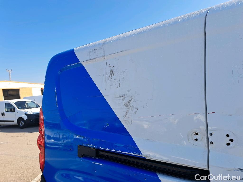  Fiat  Doblo FIAT Doblò Cargo/2015/4P/furgón derivado de turismo Cargo Maxi Base Plus 1.3 Mjet 70kW #9