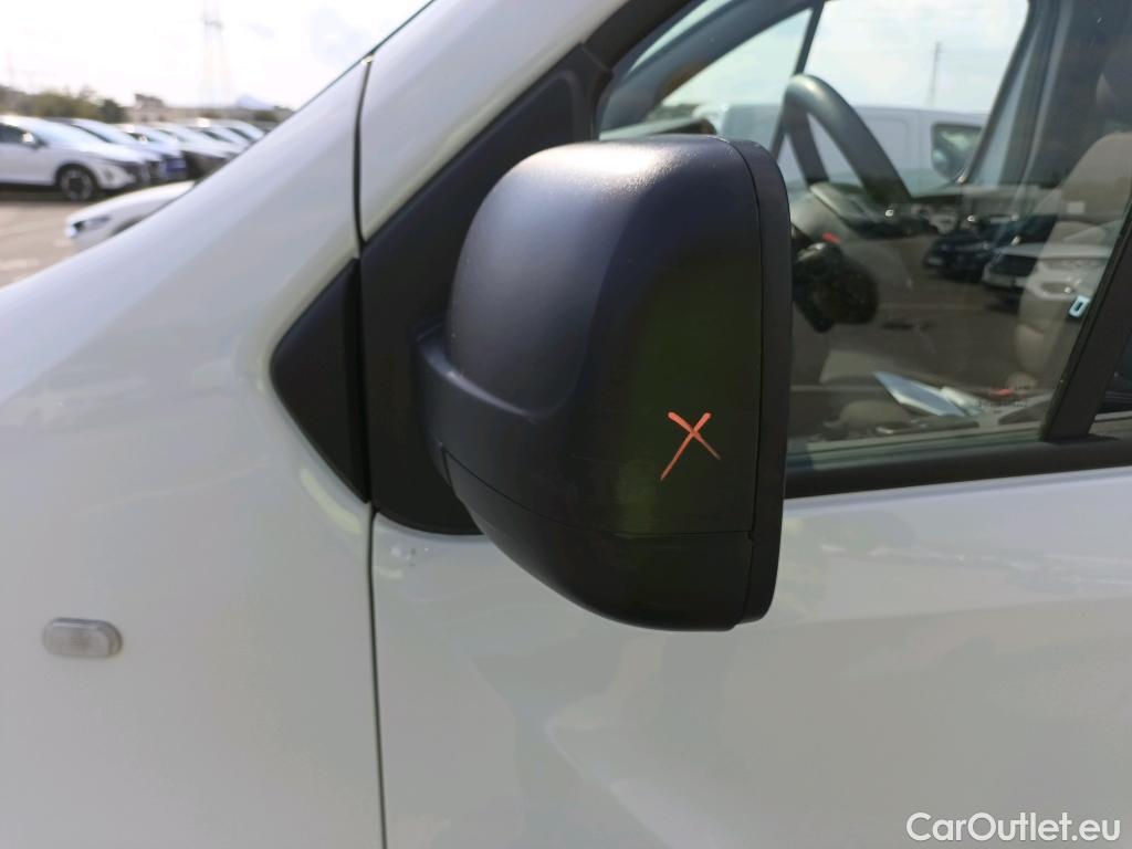  Nissan  NV300 NISSAN  / 2016 / 4P / furgón 2.0dCi 88kW (120CV) L1H1 1T Optima #41