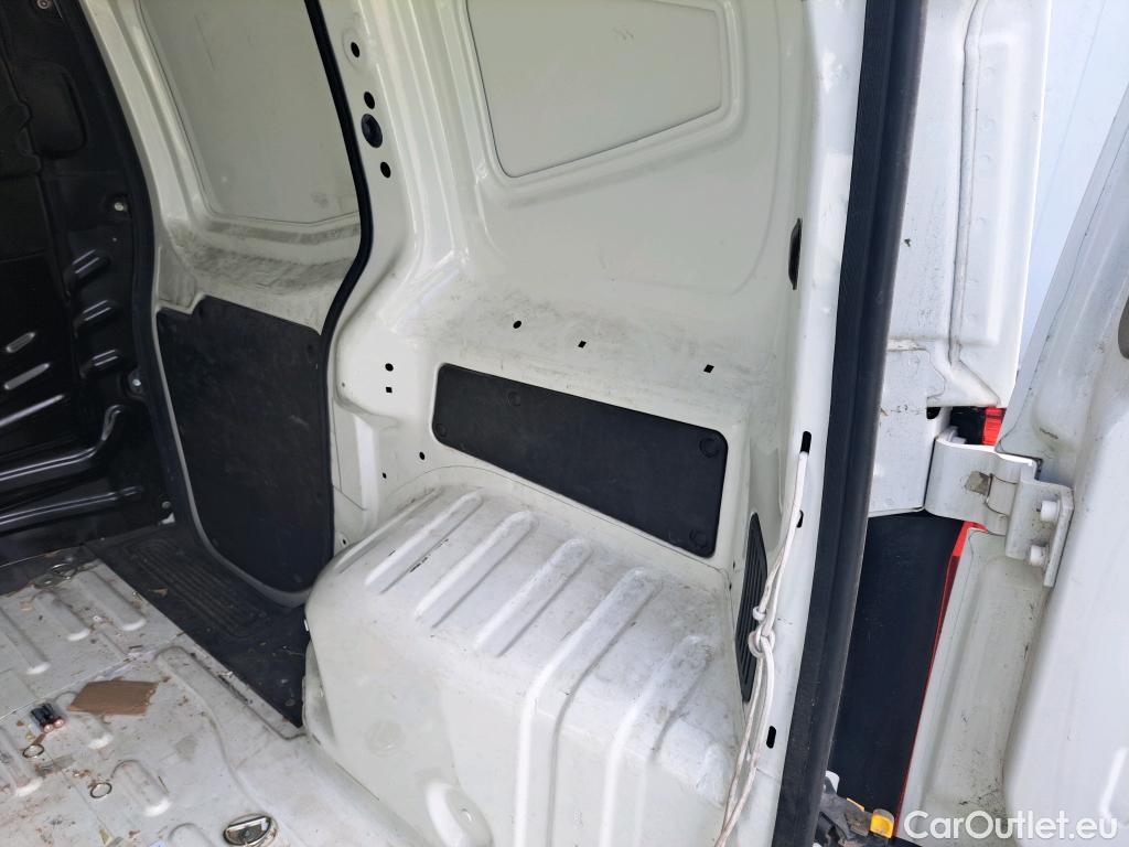  Fiat  Fiorino FIAT  / 2016 / 4P / furgón derivado de turismo Cargo Base N1 1.3 MJet 59 kW (80 CV) #55