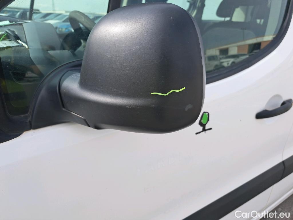  Citroen  Berlingo CITROEN  / 2015 / 4P / combi Multispace LIVE Edit.BlueHDi 74KW (100CV #93