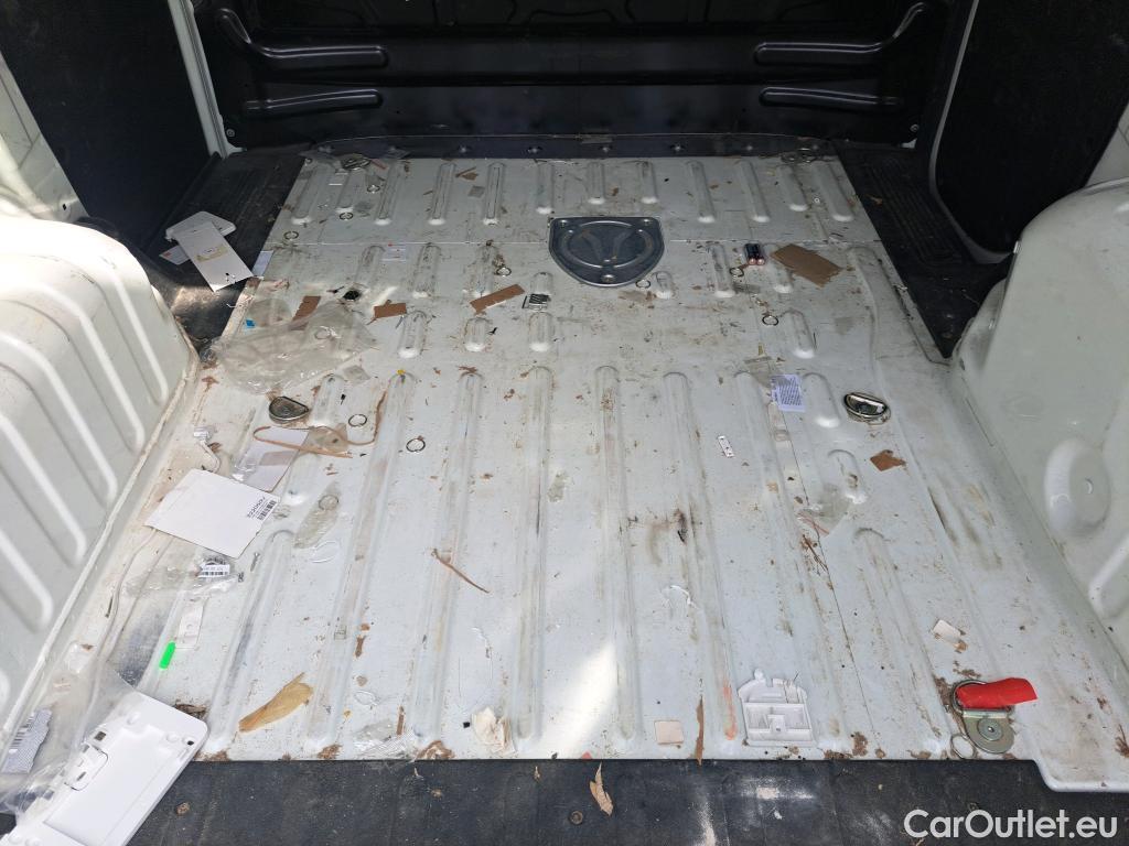  Fiat  Fiorino FIAT  / 2016 / 4P / furgón derivado de turismo Cargo Base N1 1.3 MJet 59 kW (80 CV) #54