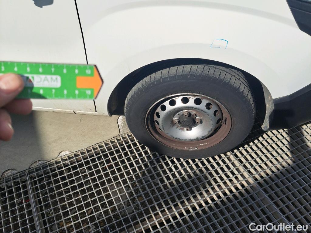  Fiat  Fiorino FIAT  / 2016 / 4P / furgón derivado de turismo Cargo Base N1 1.3 MJet 59 kW (80 CV) #38