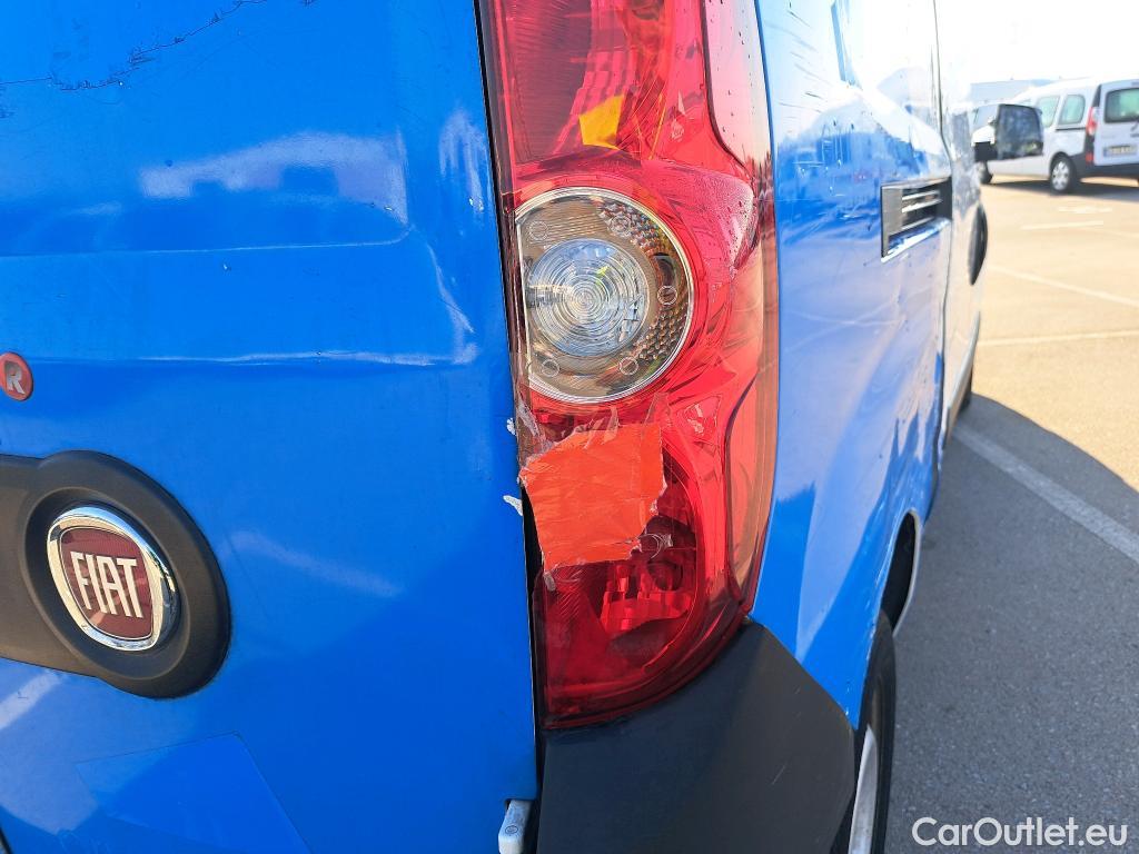  Fiat  Doblo FIAT Doblò Cargo/2015/4P/furgón derivado de turismo Cargo Maxi Base Plus 1.3 Mjet 70kW #31