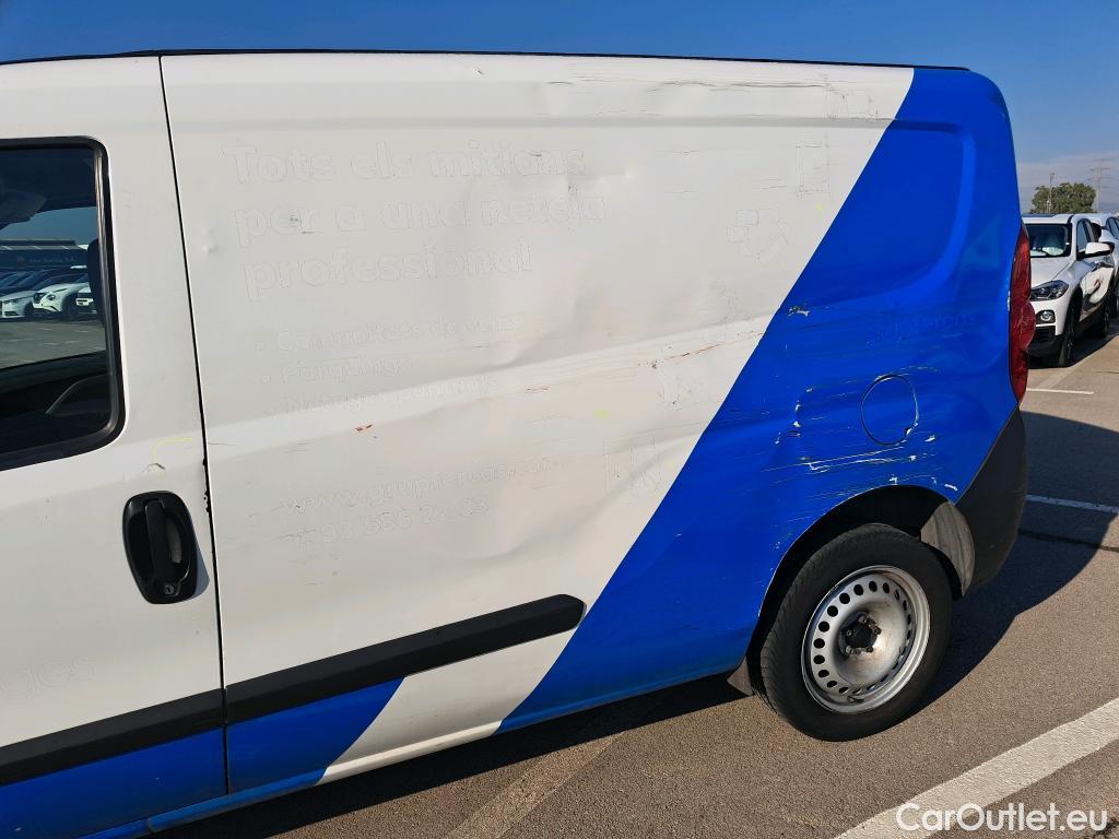  Fiat  Doblo FIAT Doblò Cargo/2015/4P/furgón derivado de turismo Cargo Maxi Base Plus 1.3 Mjet 70kW #3