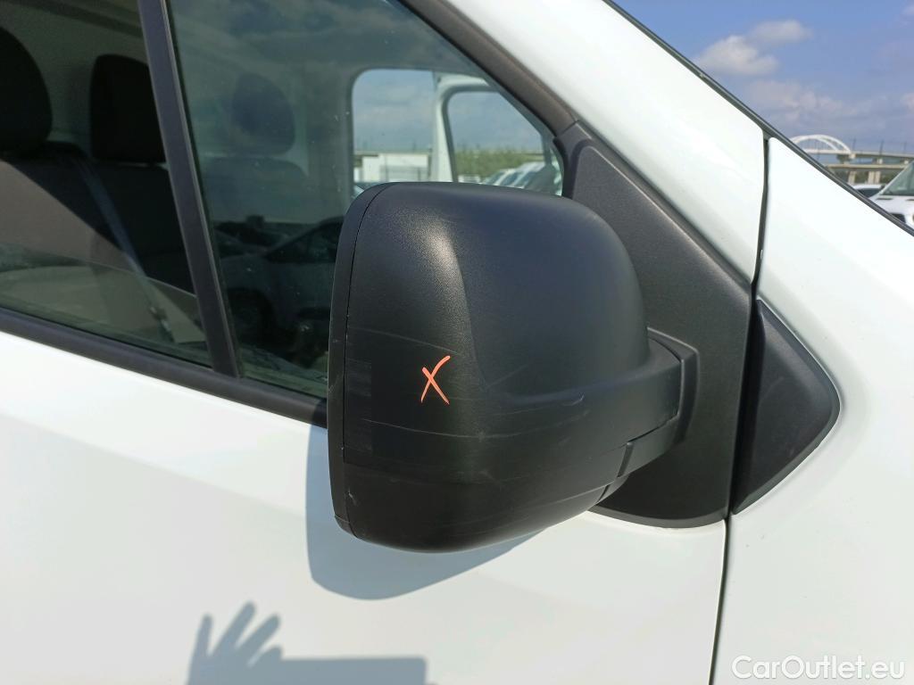  Nissan  NV300 NISSAN  / 2016 / 4P / furgón 2.0dCi 88kW (120CV) L1H1 1T Optima #43