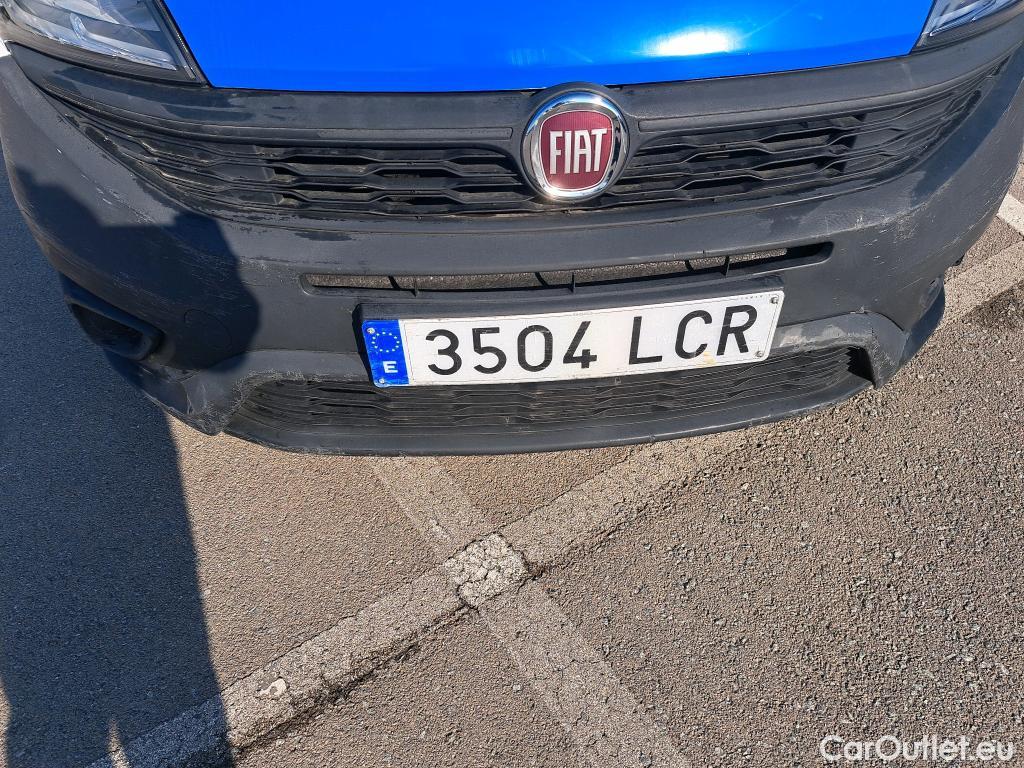  Fiat  Doblo FIAT Doblò Cargo/2015/4P/furgón derivado de turismo Cargo Maxi Base Plus 1.3 Mjet 70kW #76