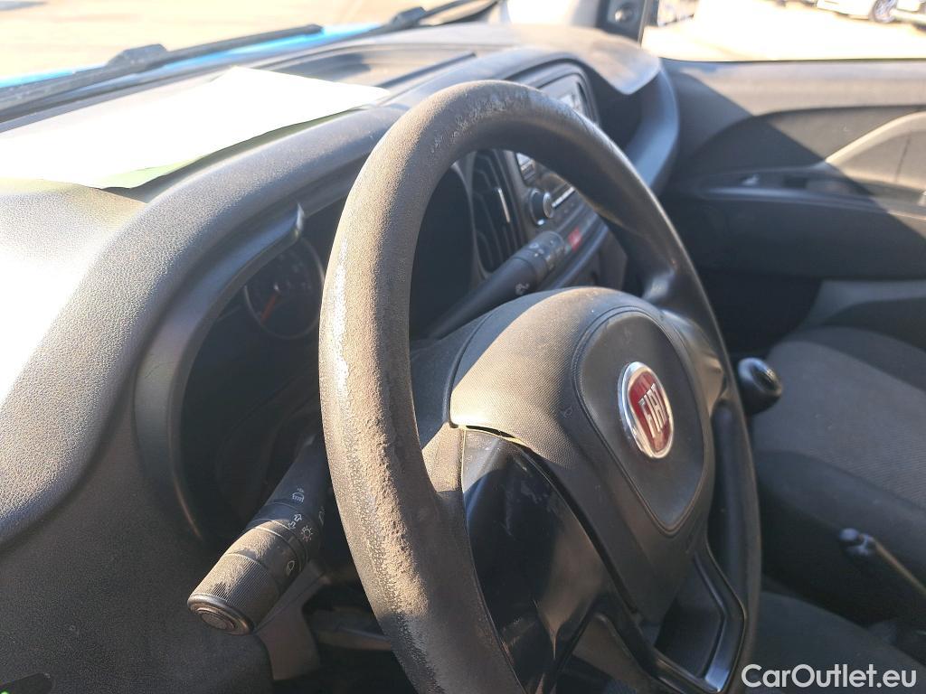  Fiat  Doblo FIAT Doblò Cargo/2015/4P/furgón derivado de turismo Cargo Maxi Base Plus 1.3 Mjet 70kW #14
