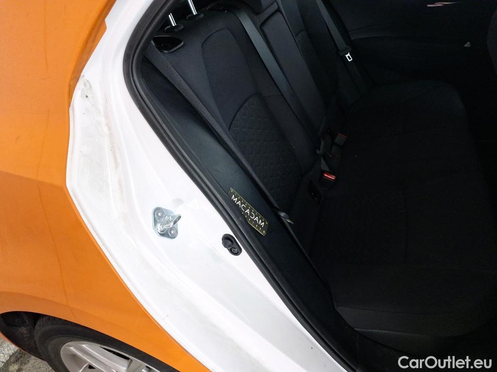  Toyota  Corolla TOYOTA  / 2018 / 5P / Berline Hybride 122h Dynamic Business Stage Acad #29