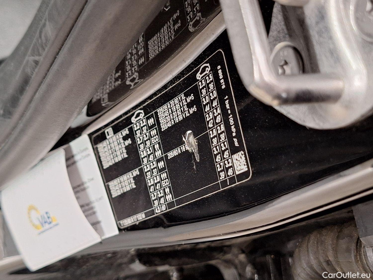  Bmw  Serie 3 BMW, 3-serie '18, BMW 3 Reeks Berline 318dA (100 kW) 4d #48