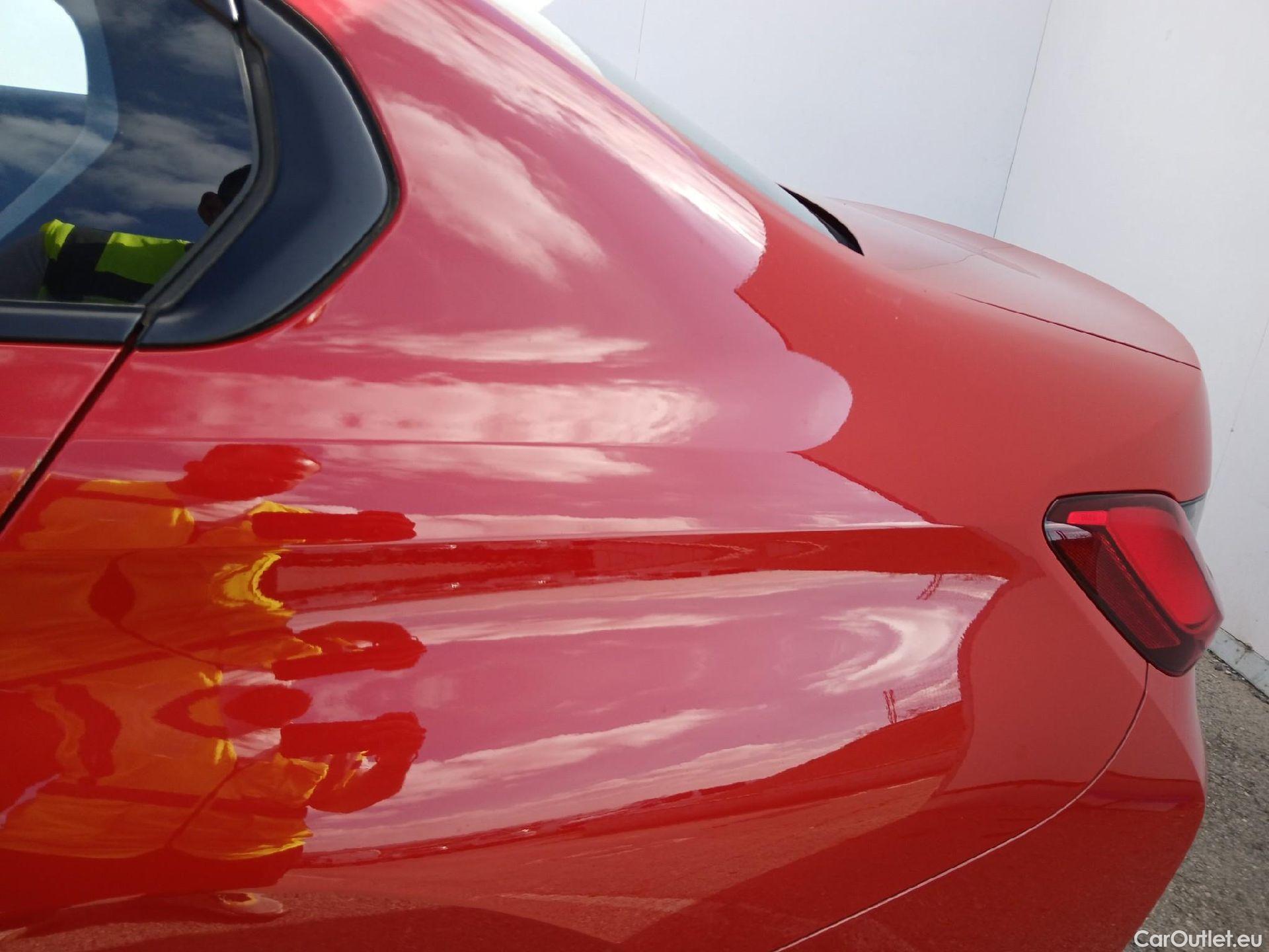  Bmw  Serie 3 BMW  / 2018 / 4P / sedán 320d Auto. #15