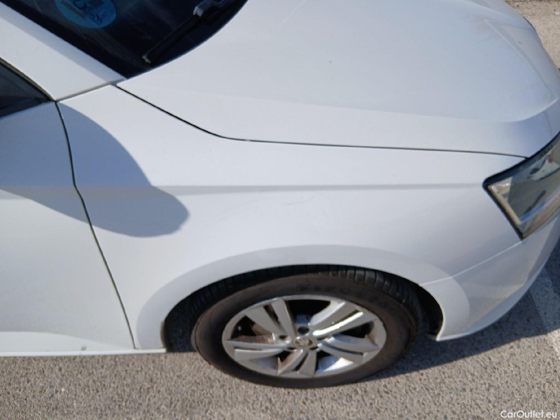  Skoda  Fabia SKODA  / 2018 / 5P / berlina con portón 1.0 TSI 81kW (110cv) Ambition Plus (CX) #33