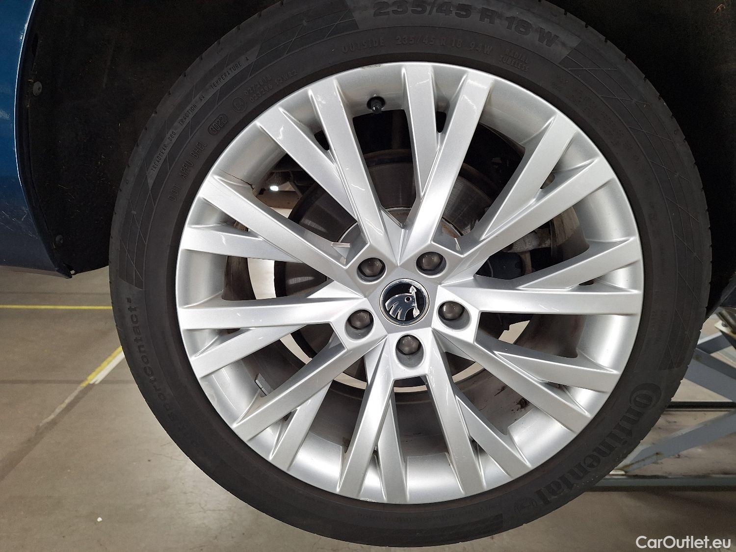  Skoda  Superb Skoda,  Combi FL'19, Skoda  Combi 1.4 TSI iV 160kW DSG6 Style 5d #3
