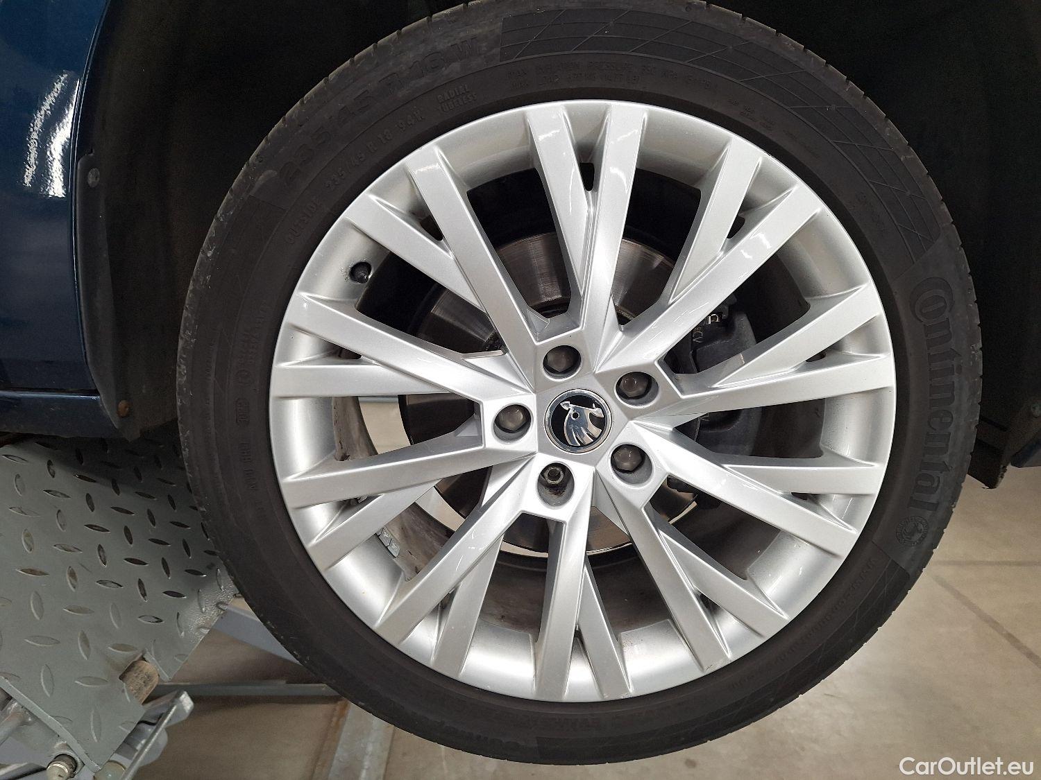  Skoda  Superb Skoda,  Combi FL'19, Skoda  Combi 1.4 TSI iV 160kW DSG6 Style 5d #1
