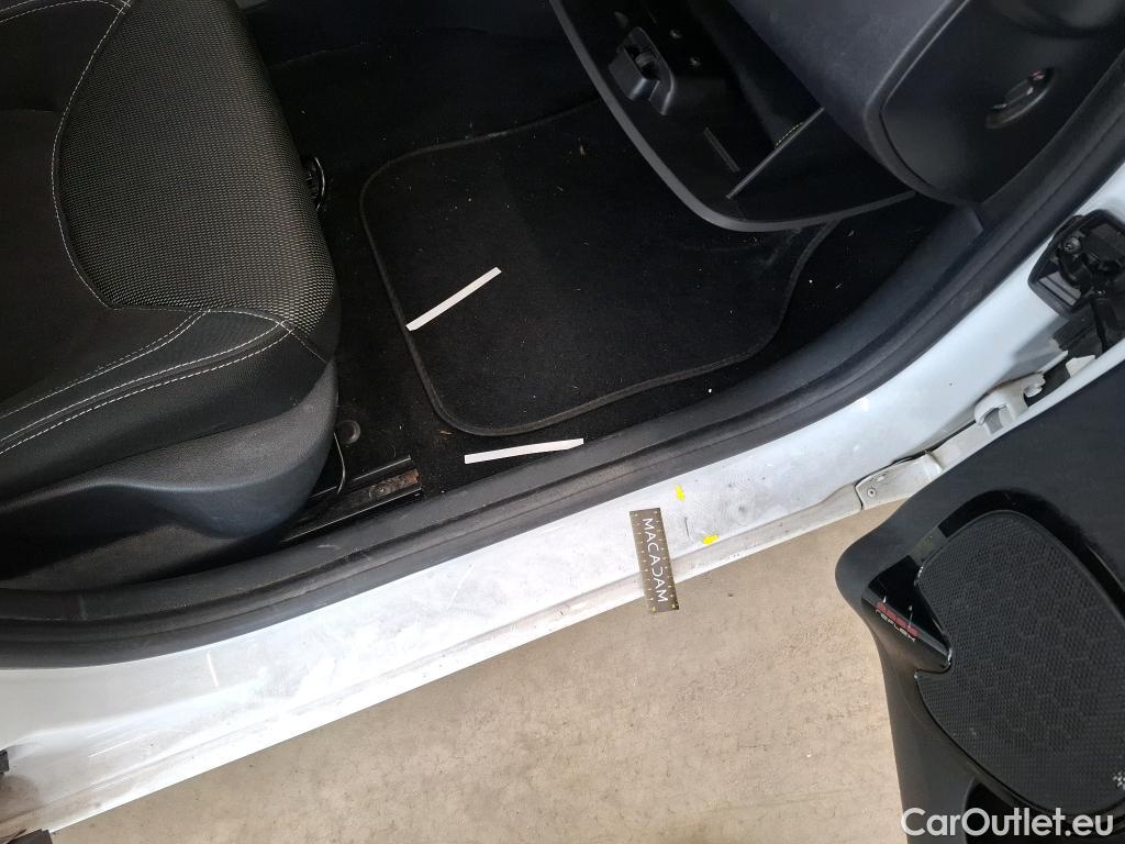  Renault  Clio  IV Air MediaNav 1.5 dCi 75CV BVM5 E6 #12