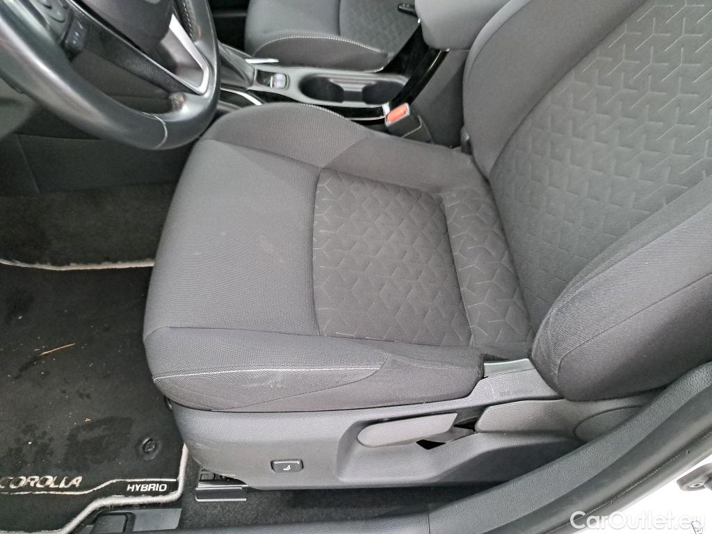  Toyota  Corolla TOYOTA  / 2018 / 5P / Berline Hybride 180h Dynamic Business #16