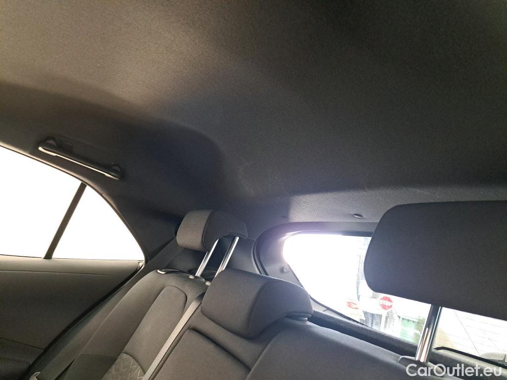  Toyota  Corolla TOYOTA  / 2018 / 5P / Berline Hybride 180h Dynamic Business #18