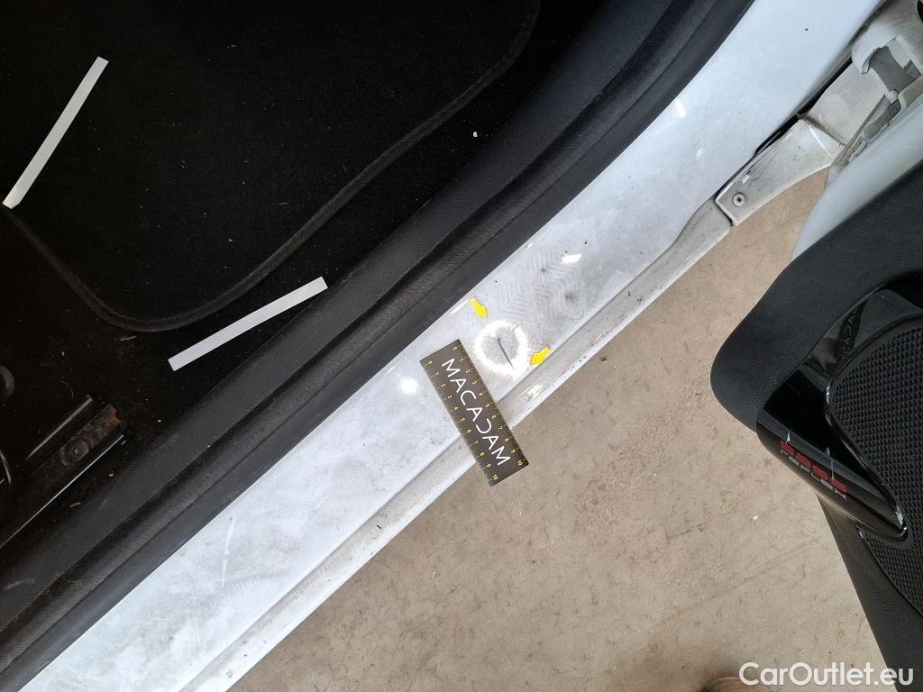  Renault  Clio  IV Air MediaNav 1.5 dCi 75CV BVM5 E6 #13