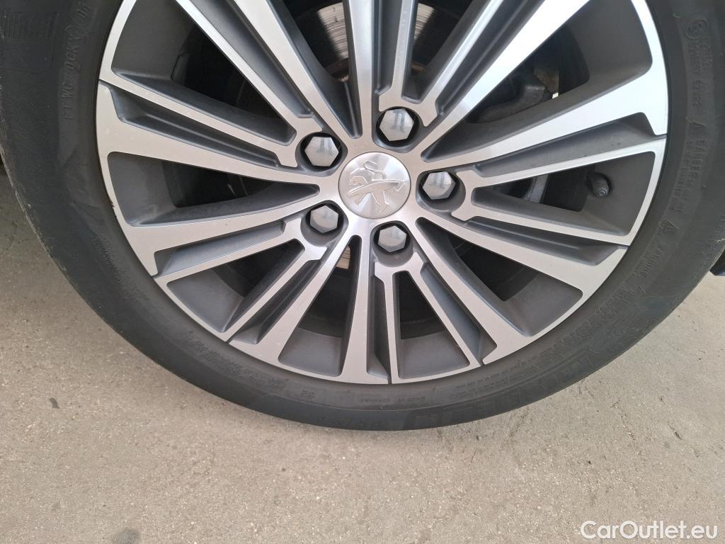  Peugeot  308  Allure Business 1.5 HDi 130CV BVA8 E6d #42