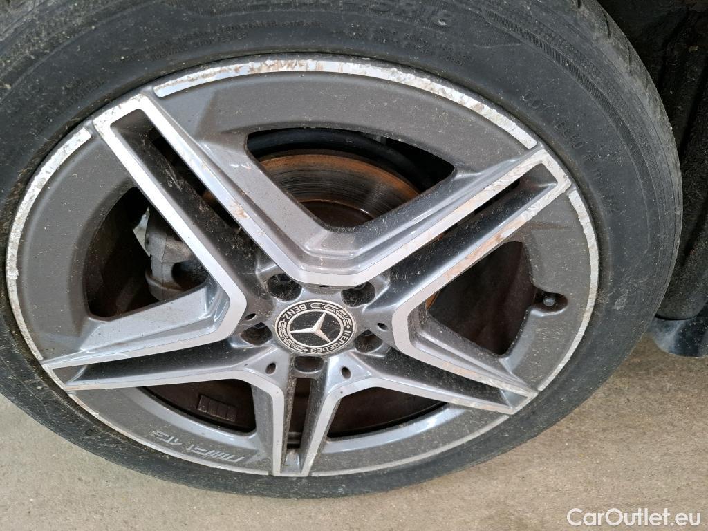  Mercedes  A-Klasse MERCEDES BENZ Classe A Compact  2018  5P  Berline A 200 d AMG Line 8G DCT #46
