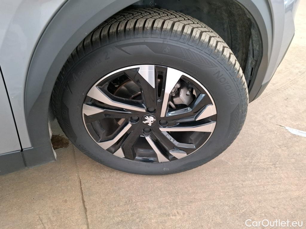  Peugeot  2008  Allure Pack 1.5 HDi 130CV BVA8 E6d #1