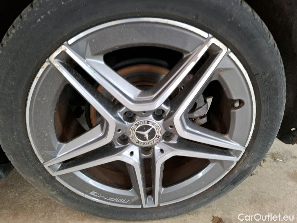  Mercedes  A-Klasse MERCEDES BENZ Classe A Compact  2018  5P  Berline A 200 d AMG Line 8G DCT #49