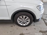  Volkswagen  Tiguan VOLKSWAGEN  / 2016 / 5P / SUV 2.0 TDI SCR 110KW BUSINESS BMT DSG #33