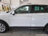  Volkswagen  Tiguan VOLKSWAGEN  / 2016 / 5P / SUV 2.0 TDI SCR 110KW BUSINESS BMT DSG #48