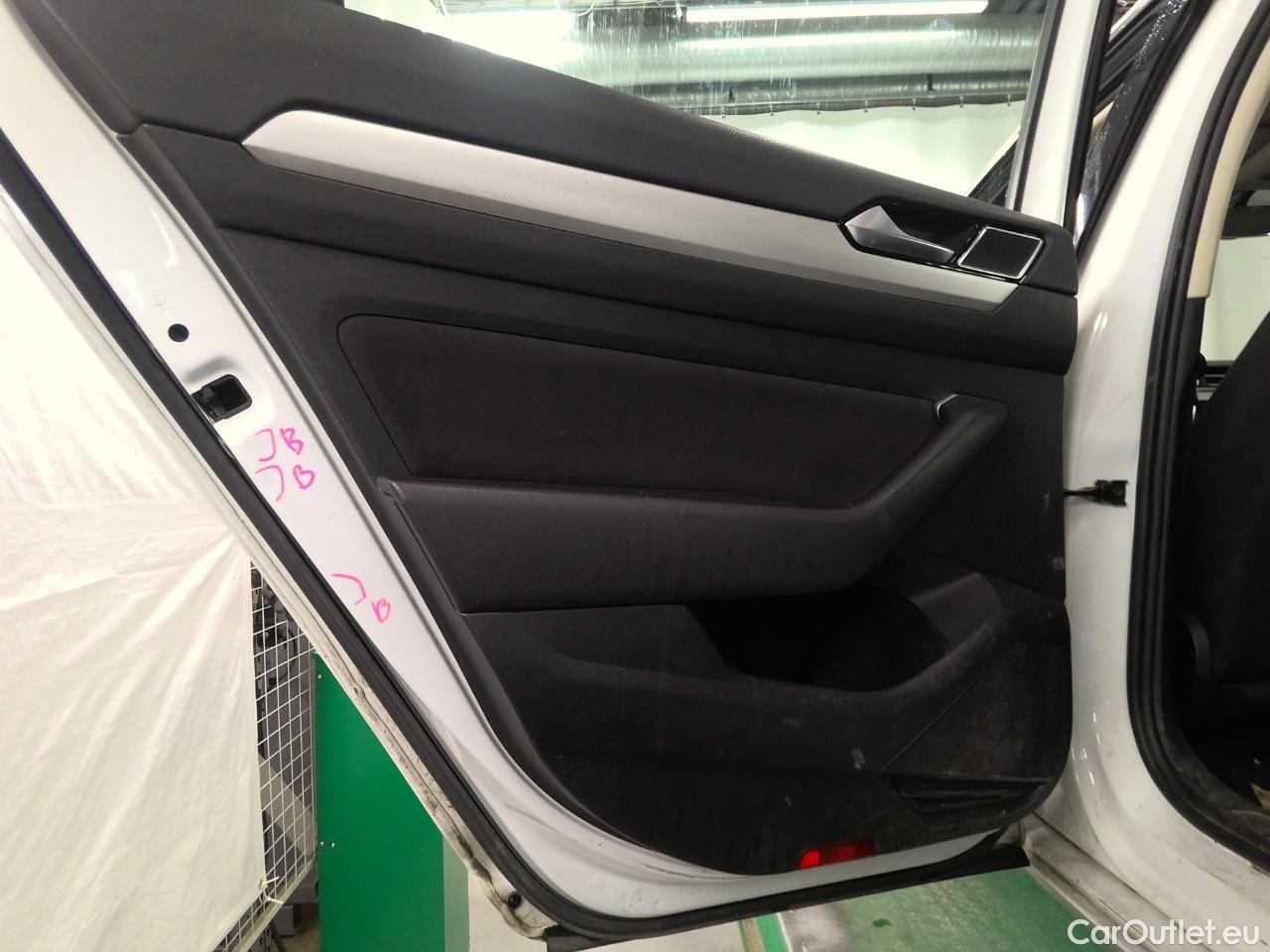  Volkswagen  Passat  SC TDI 150 Aut. #43