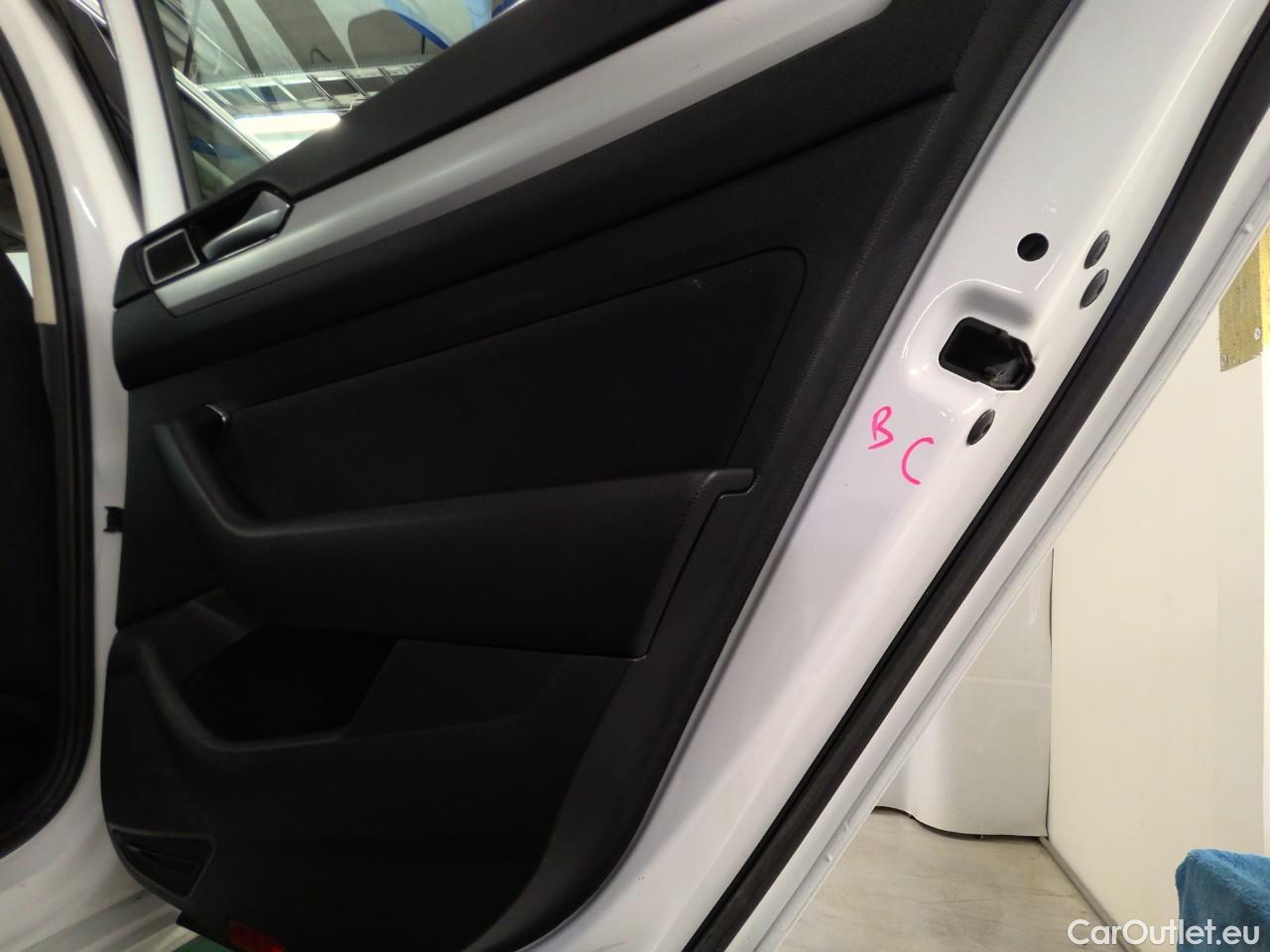  Volkswagen  Passat  SC TDI 150 Aut. #9