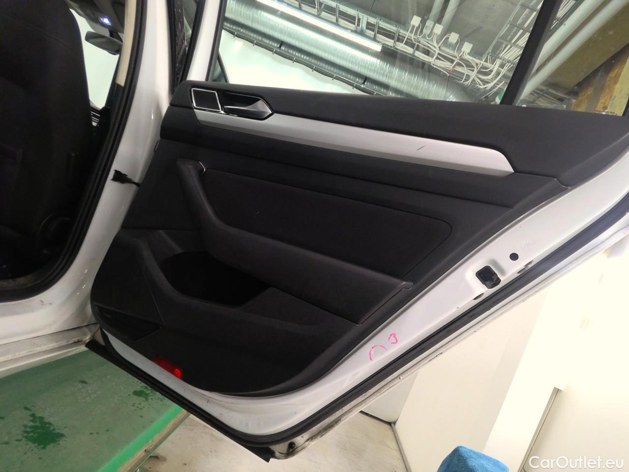  Volkswagen  Passat  SC TDI 150 Aut. #15