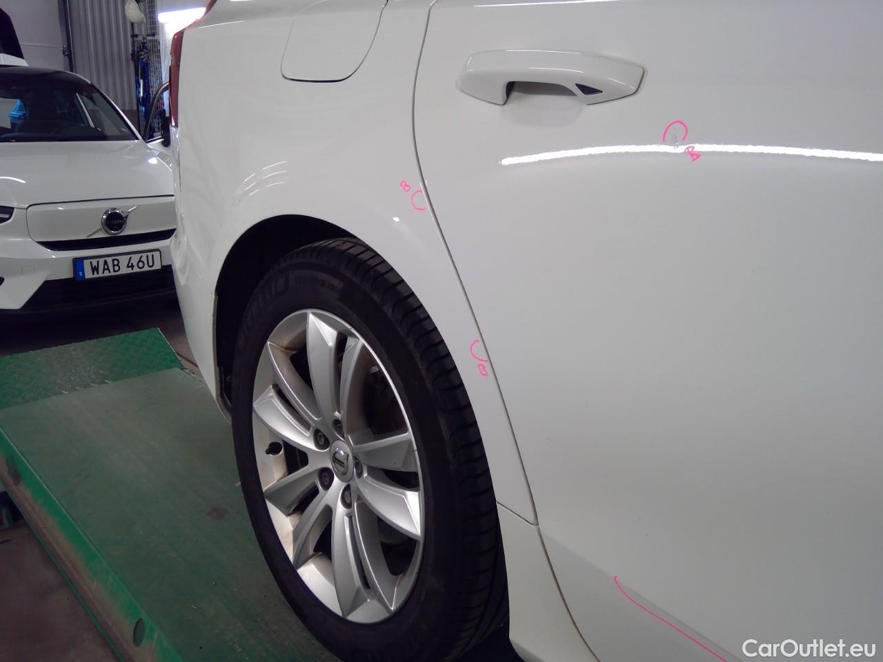  Volvo  V60  D4 AWD Mom.Adv. SE II Aut. #27