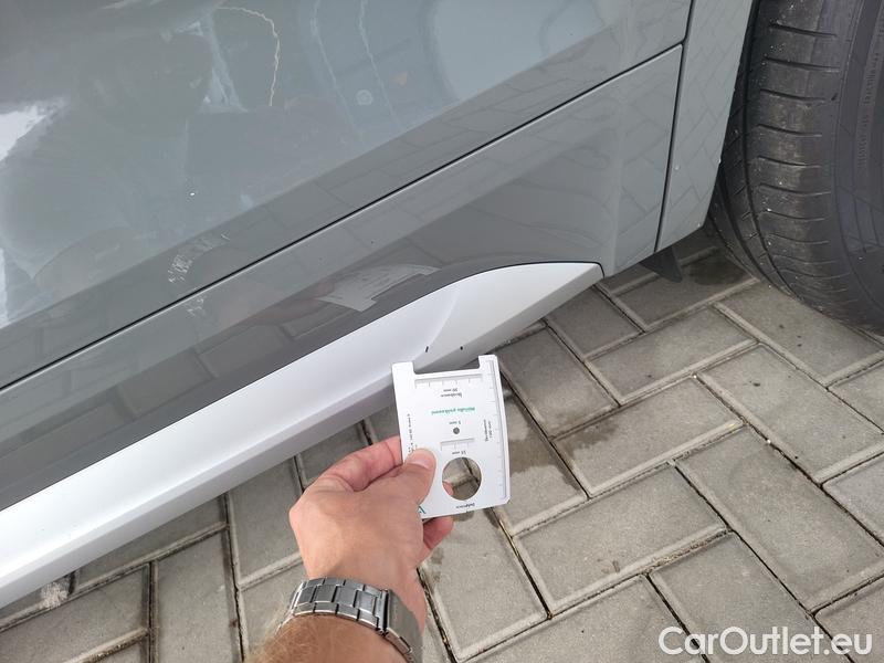  Audi  Q5   (FYB)(10.2016->)Audi  2.0TDI 120 qttr sport STr
 #8