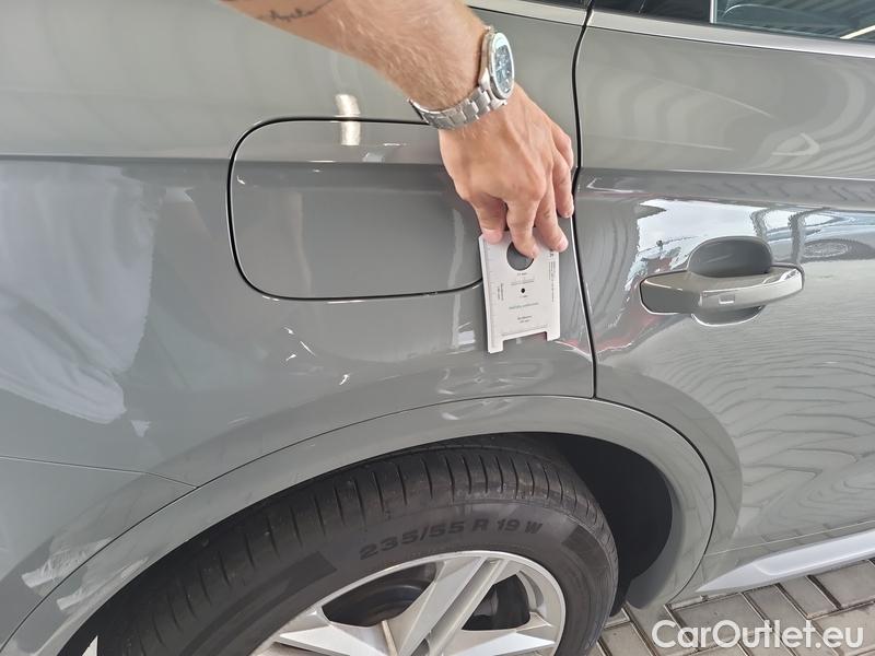  Audi  Q5   (FYB)(10.2016->)Audi  2.0TDI 120 qttr sport STr
 #11