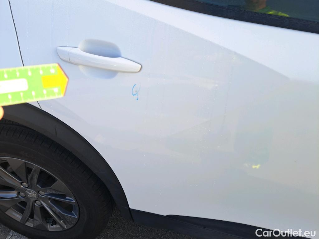 Peugeot  2008 PEUGEOT  / 2019 / 5P / todoterreno Active Pack Puretech 100 S&S BVM6 #17
