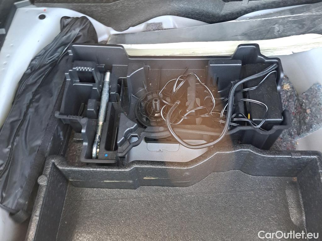 Peugeot  2008 PEUGEOT  / 2019 / 5P / todoterreno Active Pack Puretech 100 S&S BVM6 #3