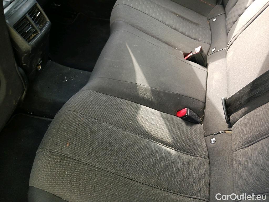 Peugeot  508 PEUGEOT  / 2018 / 5P / berlina con portón 5P Active Pack BlueHDi 130 S&S EAT8 #13