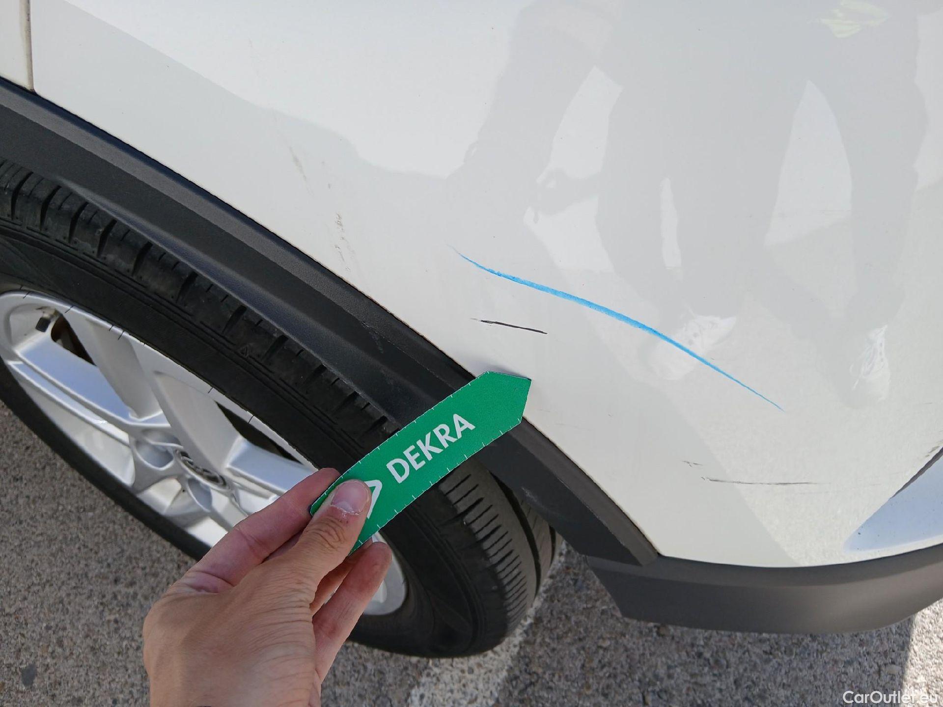  Toyota  C-HR TOYOTA  / 2019 / 5P / todoterreno 1.8 125H Active #25