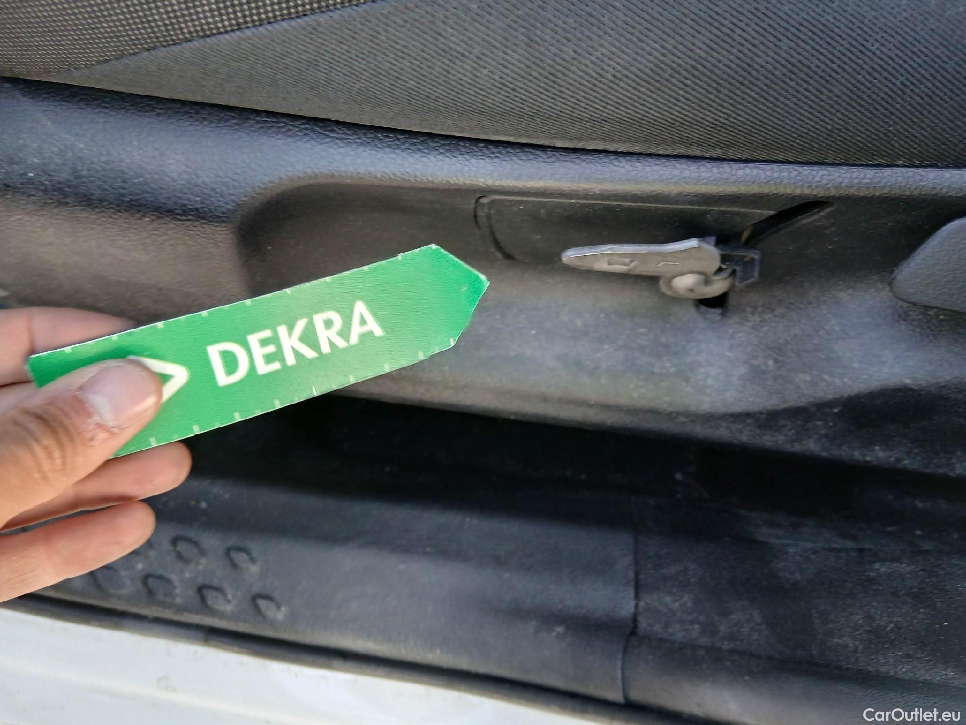  Toyota  C-HR TOYOTA  / 2019 / 5P / todoterreno 1.8 125H Active #20