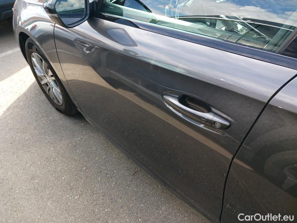Peugeot  508 PEUGEOT  / 2018 / 5P / berlina con portón 5P Active Pack BlueHDi 130 S&S EAT8 #5