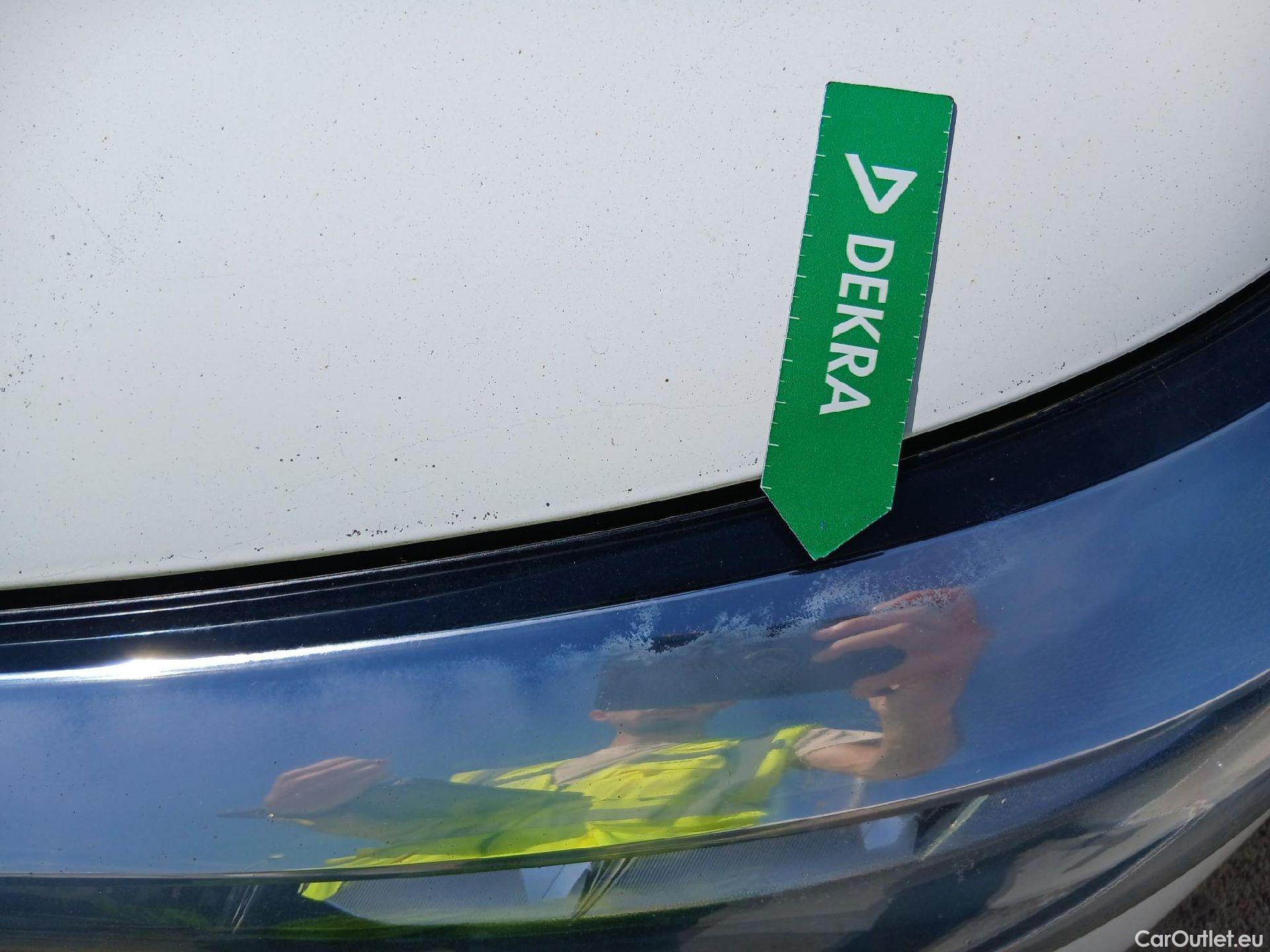  Toyota  C-HR TOYOTA  / 2019 / 5P / todoterreno 1.8 125H Active #8