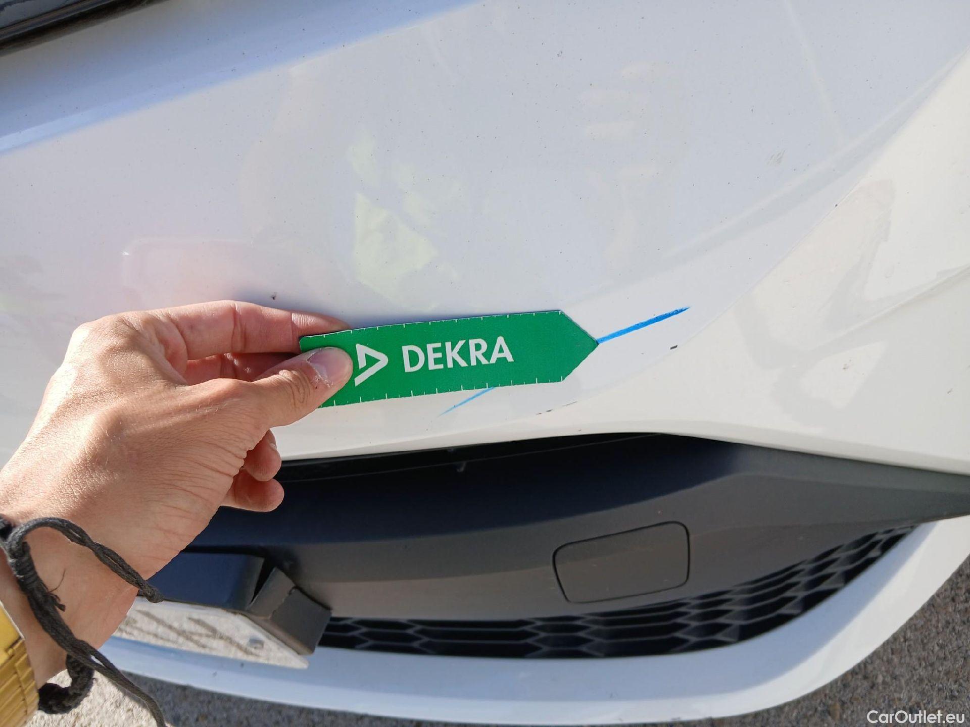  Toyota  C-HR TOYOTA  / 2019 / 5P / todoterreno 1.8 125H Active #13