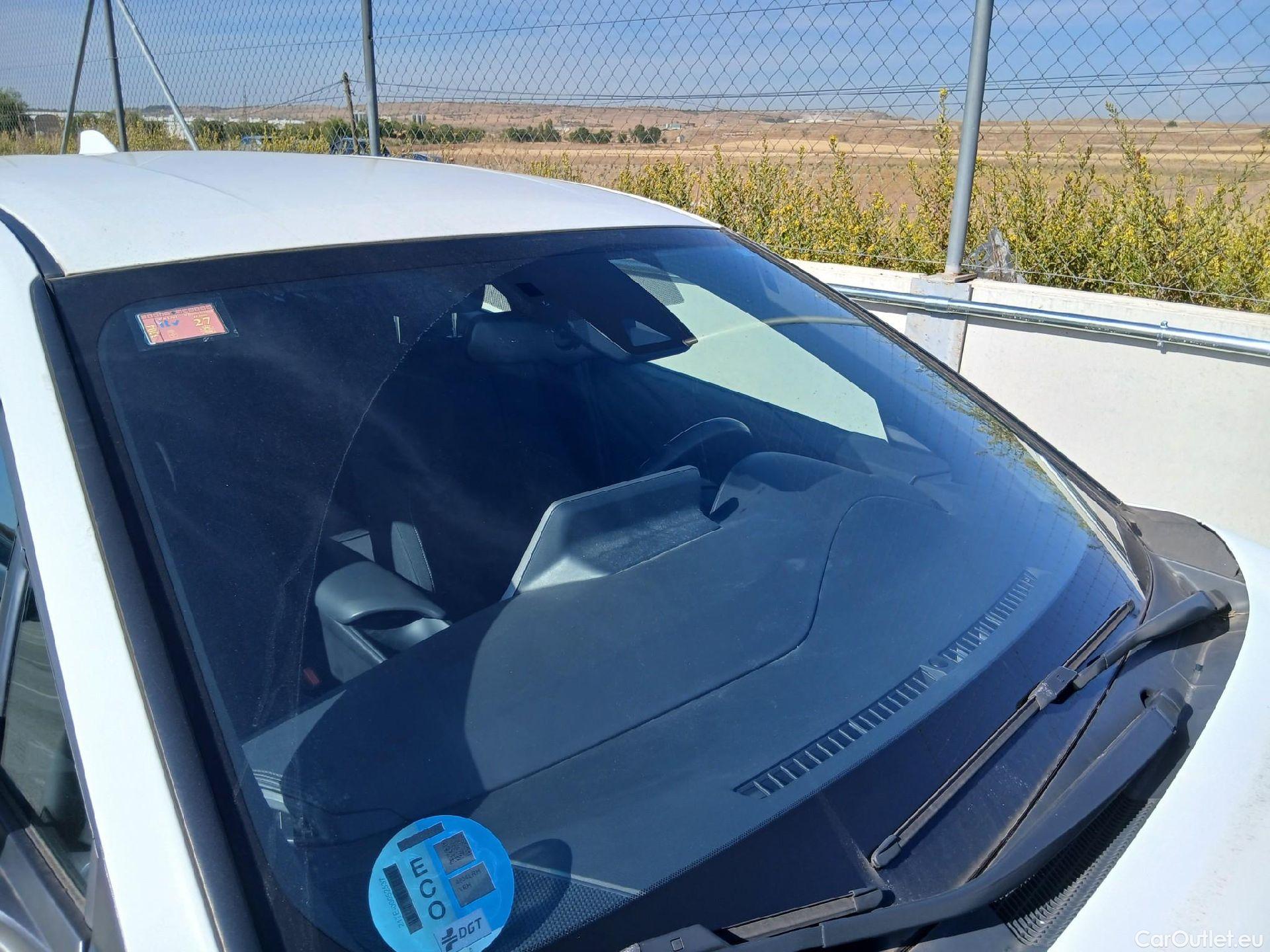  Toyota  C-HR TOYOTA  / 2019 / 5P / todoterreno 1.8 125H Active #5