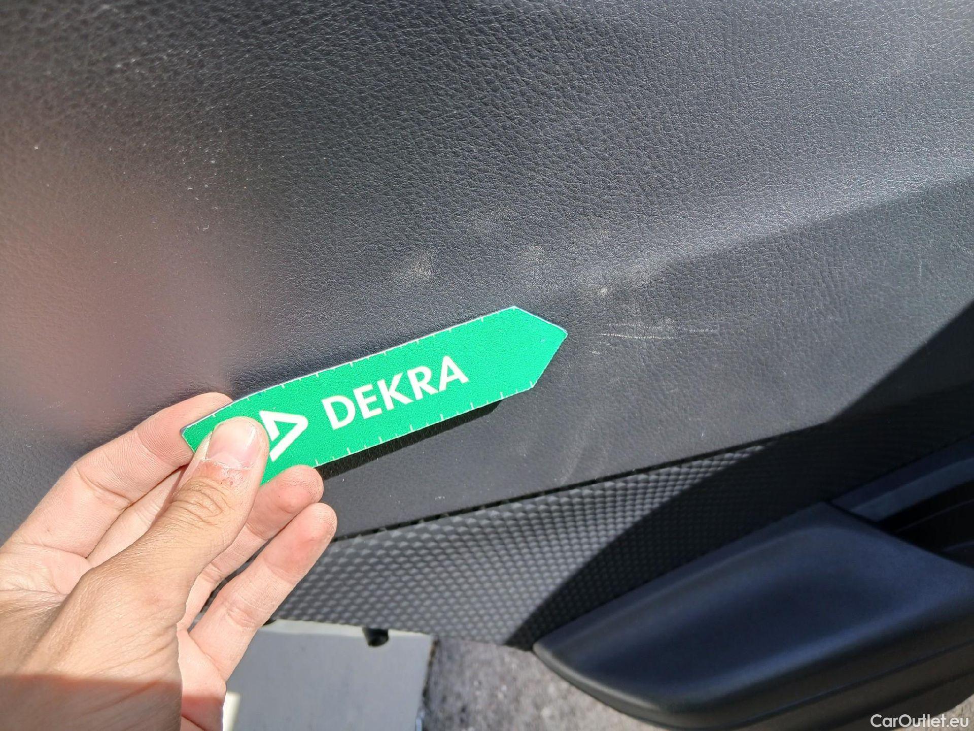 Toyota  C-HR TOYOTA  / 2019 / 5P / todoterreno 1.8 125H Active #22