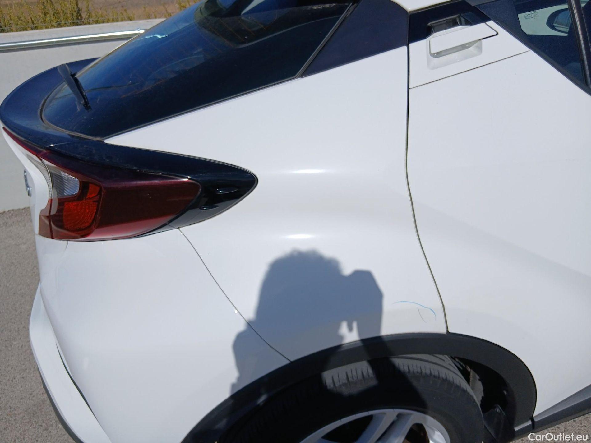  Toyota  C-HR TOYOTA  / 2019 / 5P / todoterreno 1.8 125H Active #33