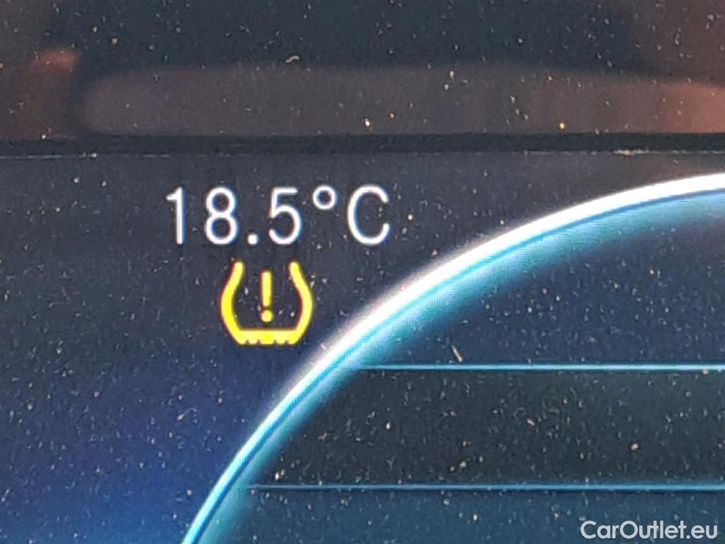  Mercedes  A-Klasse MERCEDES-BENZ Clase A / 2018 / 4P / sedán Sedán A 180 d #22