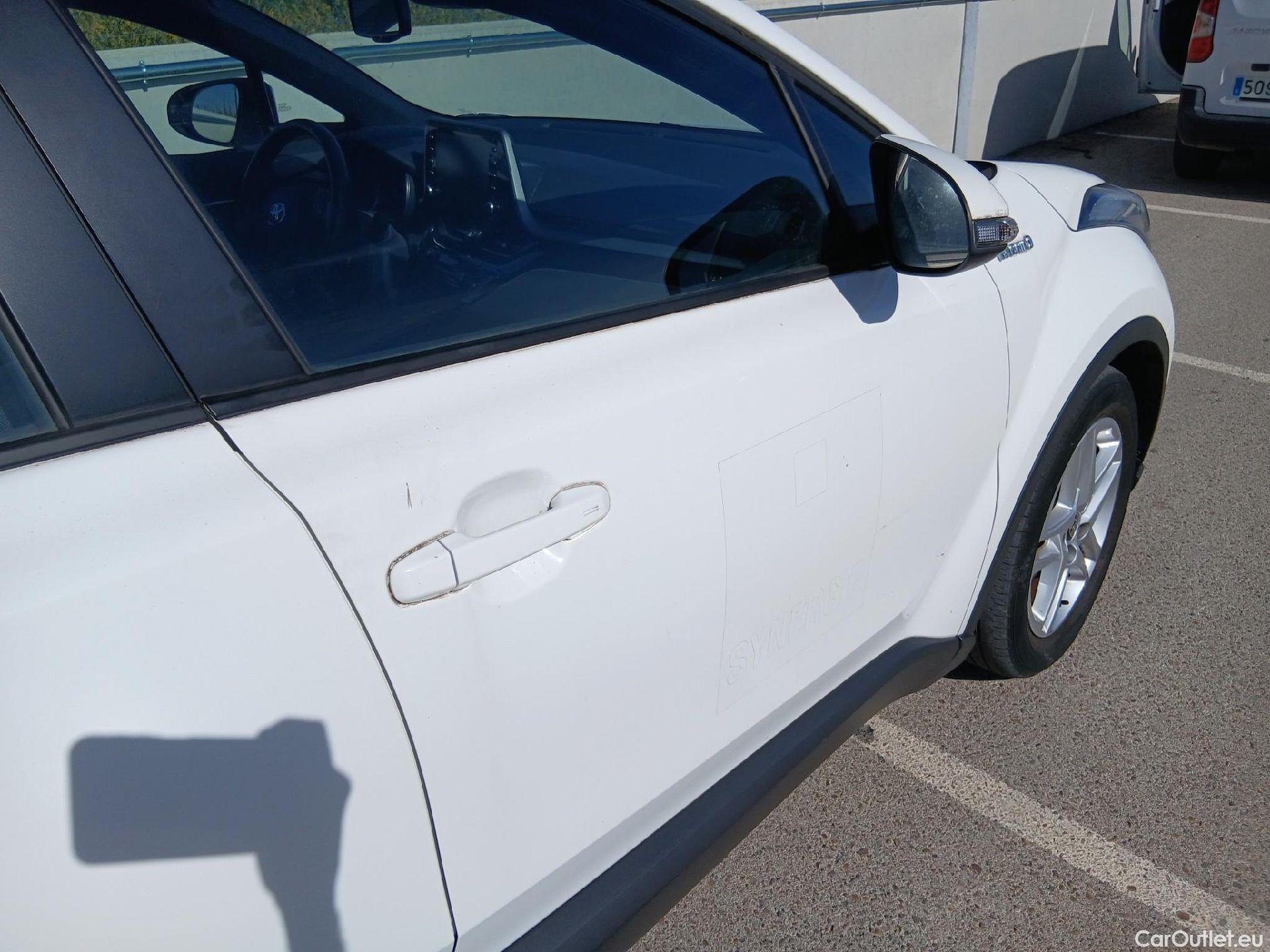  Toyota  C-HR TOYOTA  / 2019 / 5P / todoterreno 1.8 125H Active #35