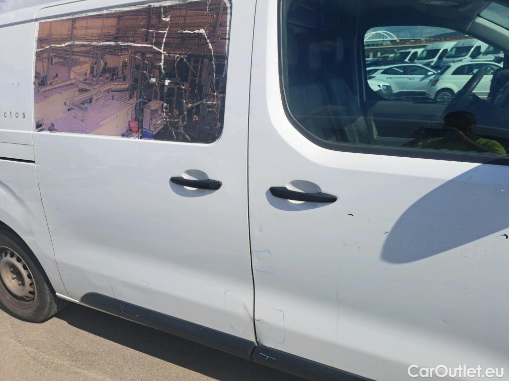 Opel  Vivaro OPEL  / 2019 / 4P / furgón 1.5 Diésel 88kW (120CV) M Std Express #70