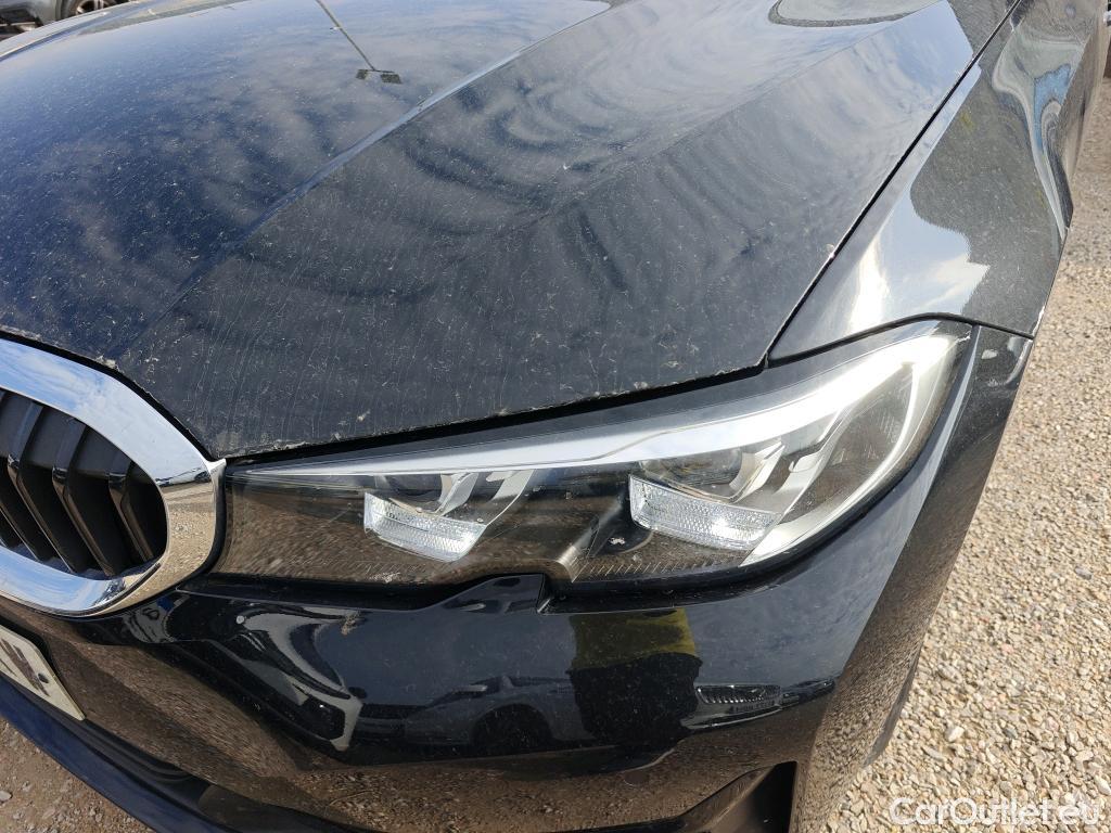 Bmw  Serie 3 BMW  / 2018 / 4P / sedán 318d Auto. #16