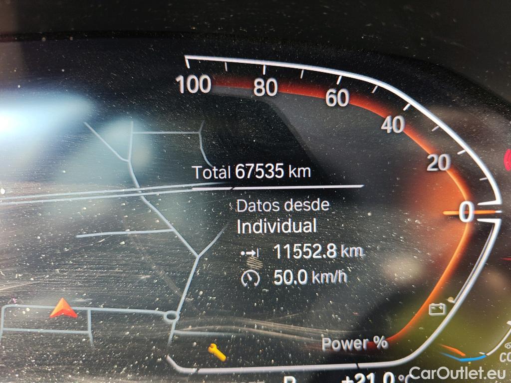 Bmw  Serie 3 BMW  / 2018 / 4P / sedán 318d Auto. #5